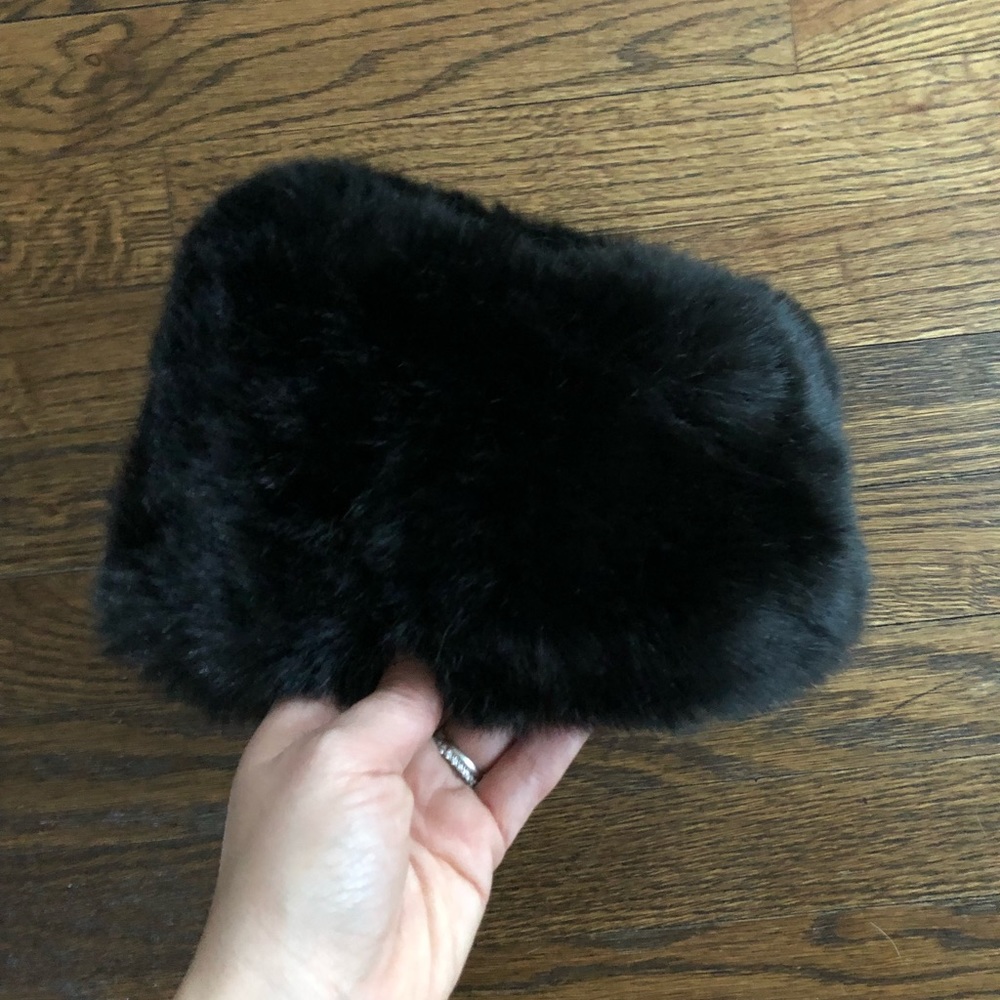 Topshop -Black faux fur hat